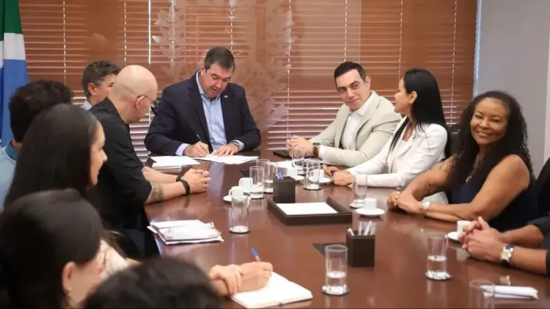 Ilustração da notícia Governo de MS autoriza concurso com 2 mil vagas para professores da rede estadual